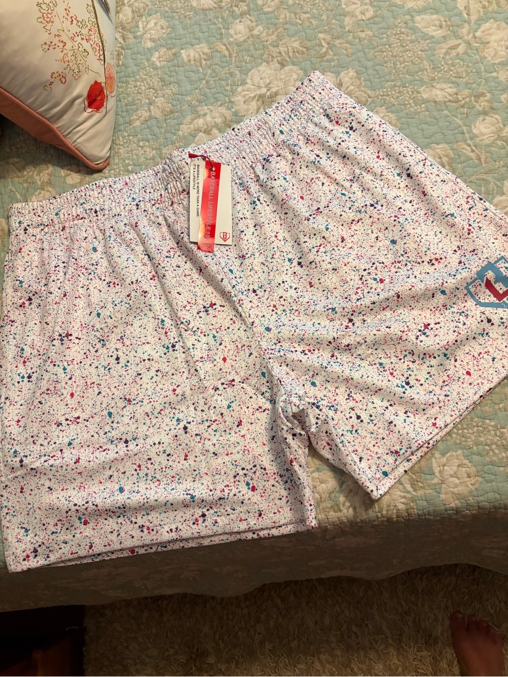 Adult XL White Splatter Print Baseball Lifestyle Shorts BRAND NEW!